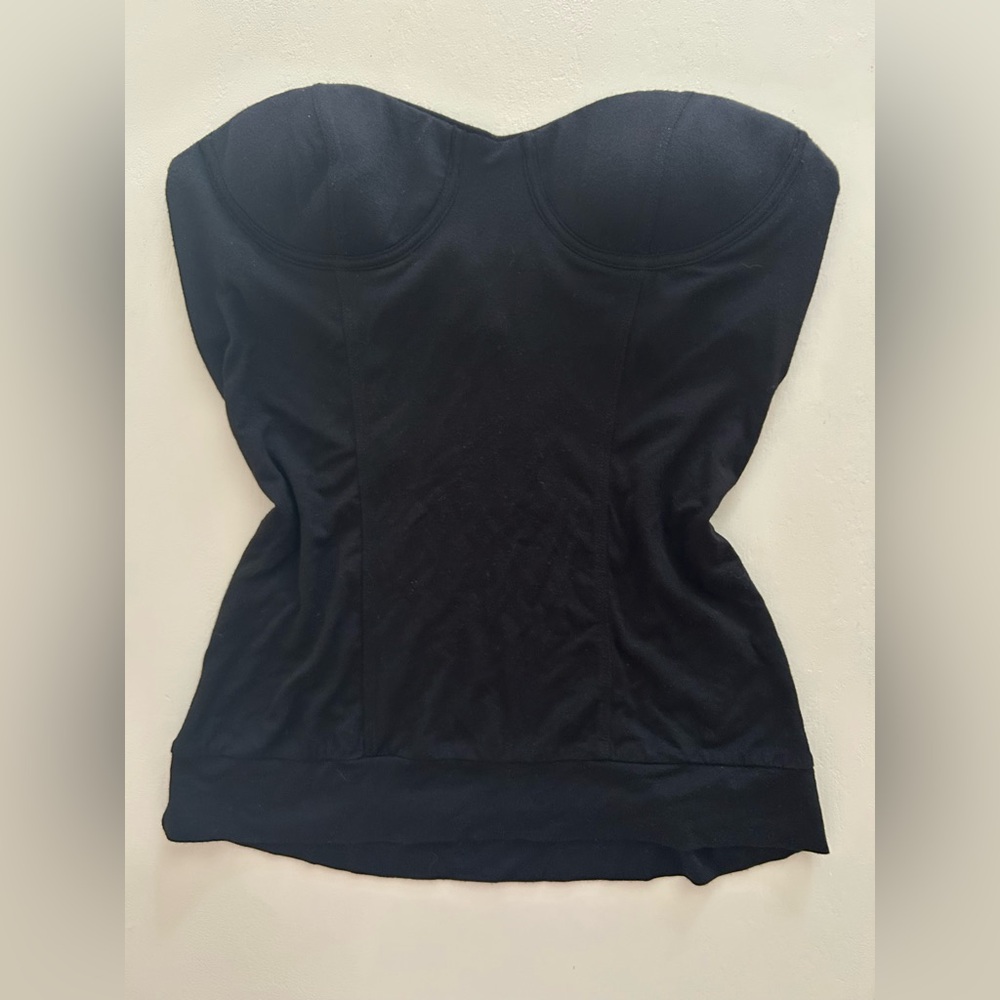 Authentic Y2K BCBGirls Black Strapless Cami
Size: Medium 
EUC (No Flaws)